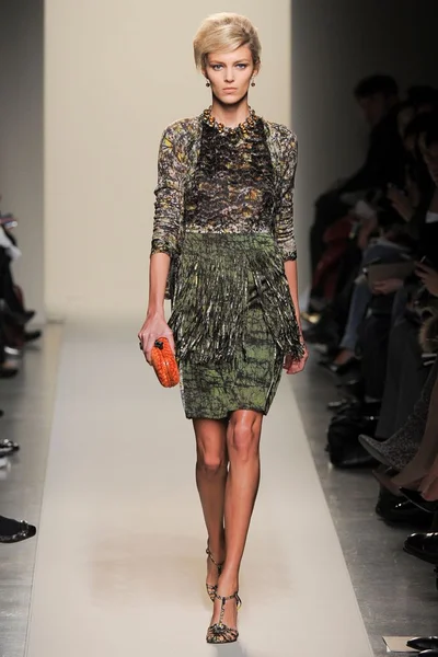 Look 25